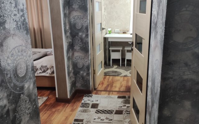 Uyutnaya Kvartira Dlya 2kh Person Akhunbaeva - Mira Apartment