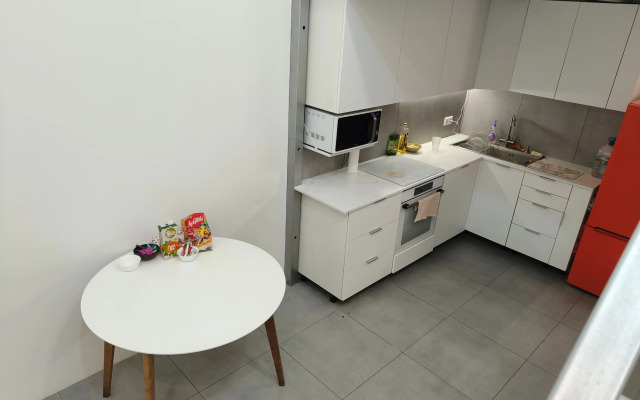 Trekhkomnatnaya S Vidom Na Siti Flat