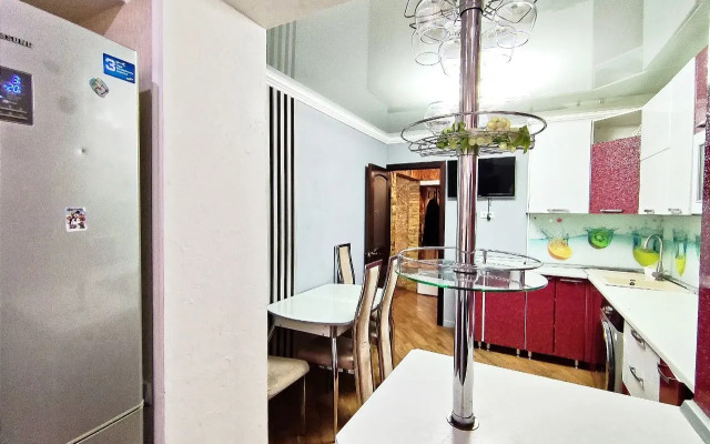 Trekhkomnatnaya Na Yessentukskoy Flat