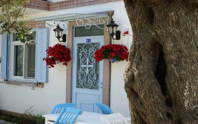 Zeytin Arası Apart Otel