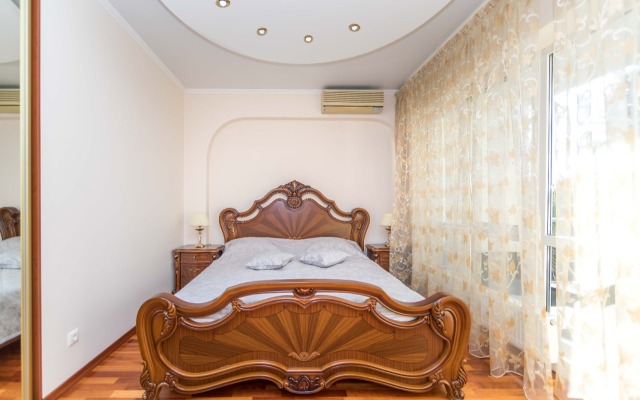 V Samom Tsentre Sochi Villa