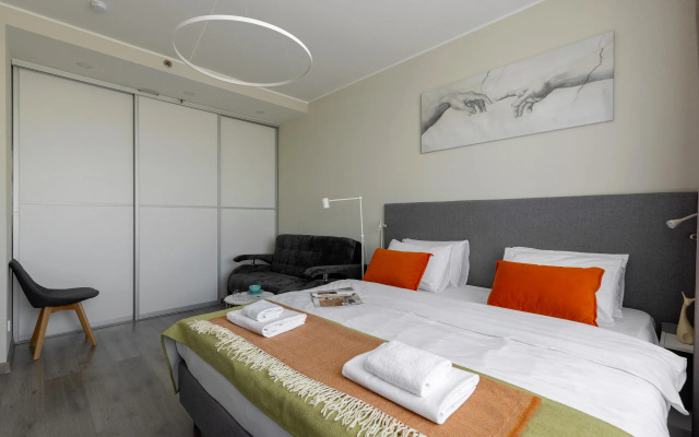 Na Prospekte Vitebskiy 101/1 Apartment