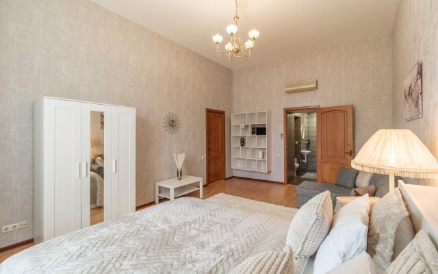 Апартаменты Видовые у Казанского собора 2 спальни 2 сан.узла 12 гостей