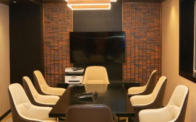 Zest Metropole Hotel