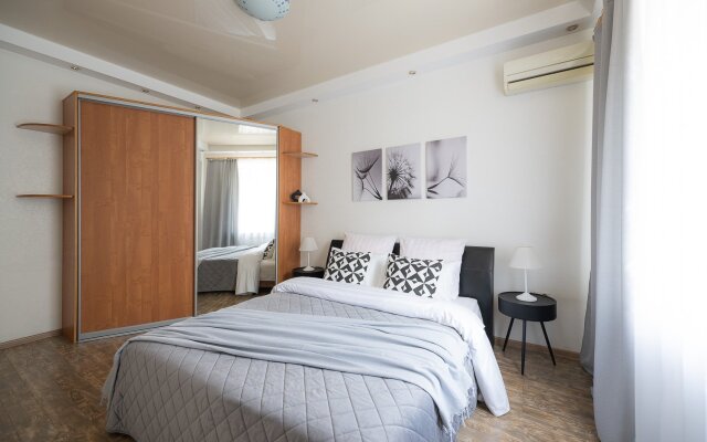 Apartamentyi Pyat' Zvezd Na Ploschadi Revolyutsii
