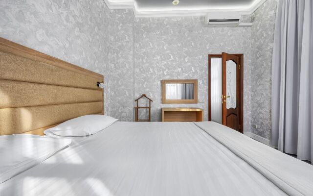 Astoria Hotel