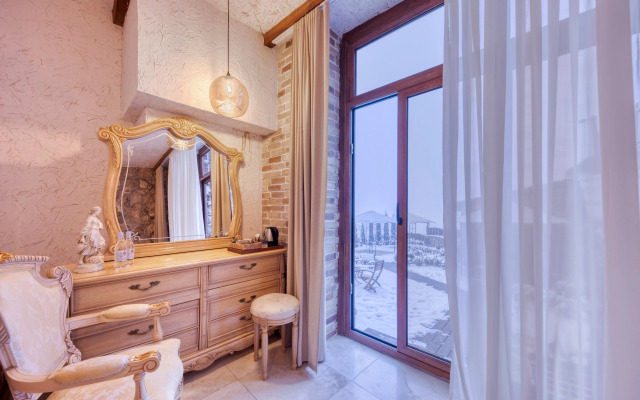 Hotel Alpine Castle