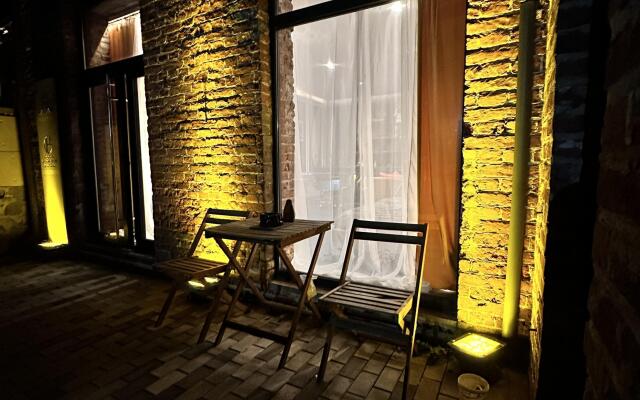 Апартаменты Brick House