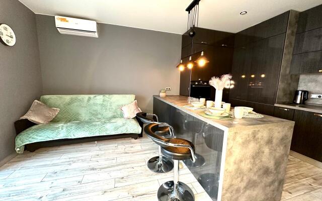 Апартаменты с видом на ТЦ Круиз