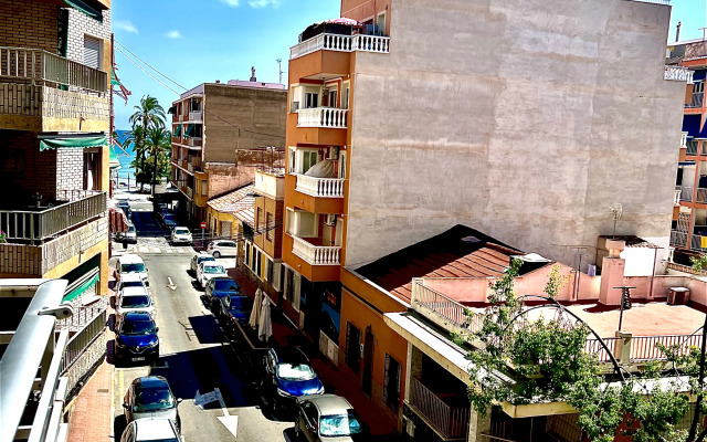 Ispanii 100 Metrov ot Morya na Luchshem Plyazhe Goroda Torrevekha Apartment