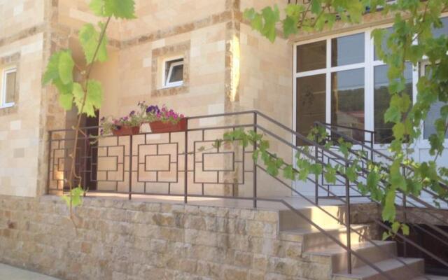Violetta Guest House