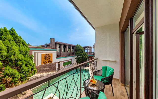 Aura Hotel