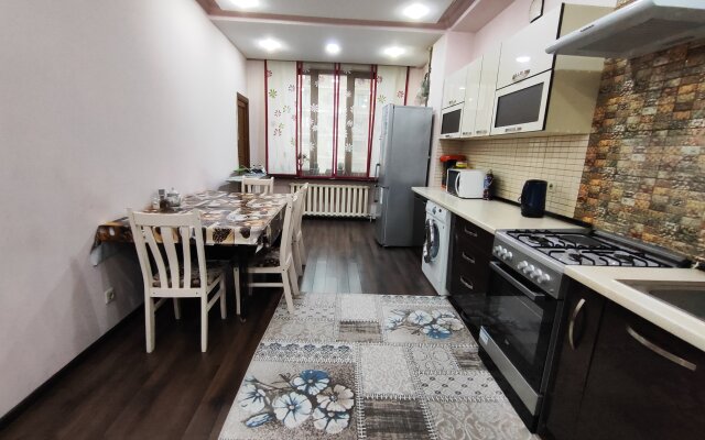 Апартаменты элитные двухкомнатные в центре Бишкека