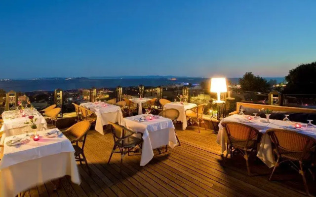 Отель Glk Premier Regency Suites & Spa