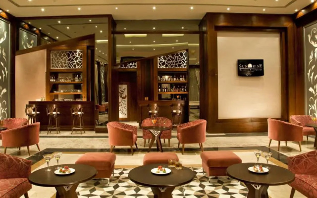 Курортный отель Sunrise Arabian Beach