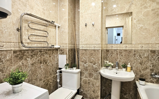 Na ulice Truzhenikov 39/3s2 Apartments