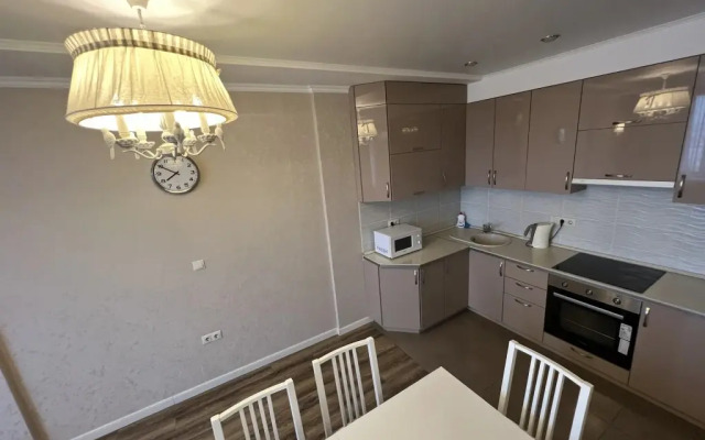 Clever House Apartments 1