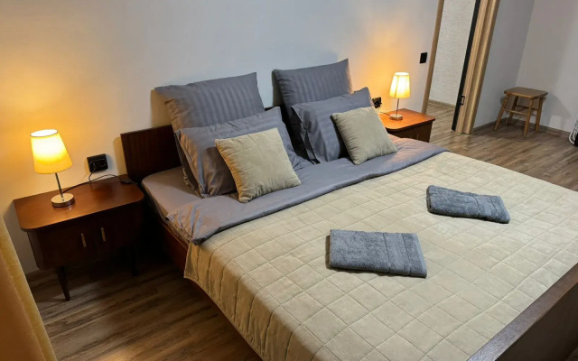Uyutnaya Kvartirka U Naberezhnoy Apartments