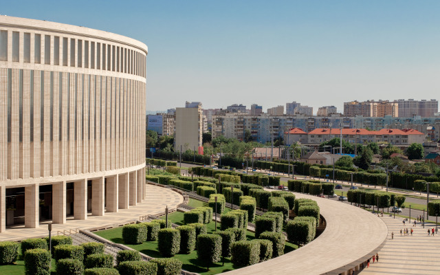 V topovoy lokatsii s vidom Apart-Otelika u parka Galitskogo Flat