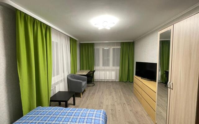 S 2 Komnatami Na 16 Etazhe Apartments