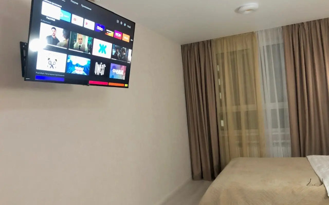 Apartamenty S Dzhakuzi I Vidom Na Zakat Flat
