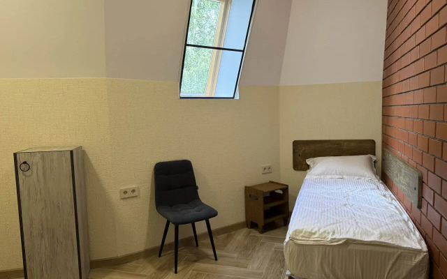 Na Shakhtyorov 28 (3) Private House