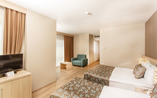 Lucida Beach Hotel 