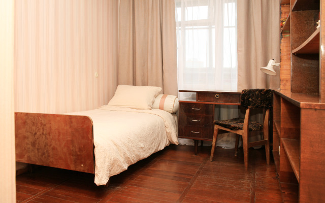 Trekhkomnatnaya Flat
