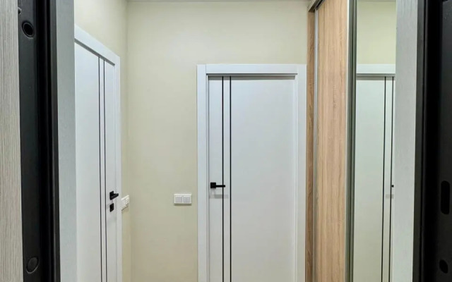 Uyutnaya studiya na beregu reki Kuznechikha Flat