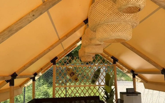 Glamping V Sele Illarionovka