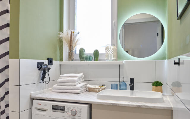 Na Naberezhnoy Ryadom S Termami Greenlife Flat