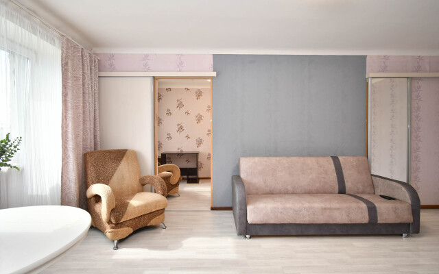 Lyubymy dom s bol'shoy garderobnoy Apartment