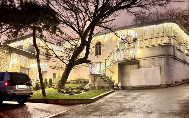 Квартира у Театра