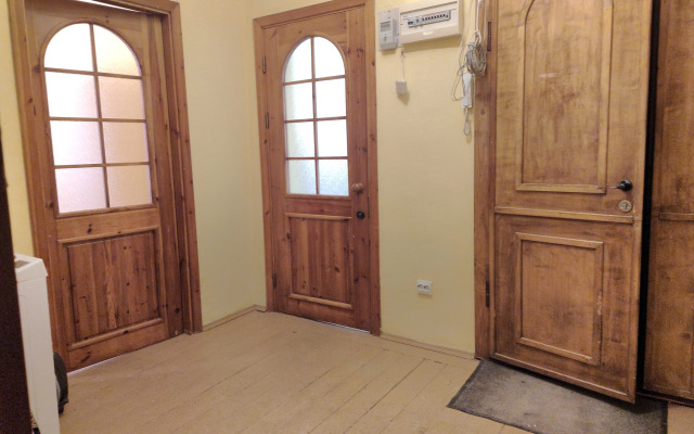 Snyat U Metro Guest house