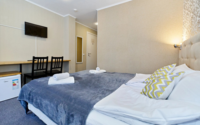 U Semi Mostov Hotel