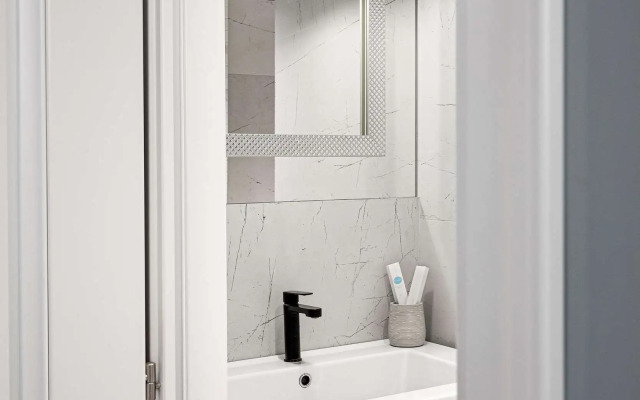 Квартира на набережной с видом на реку