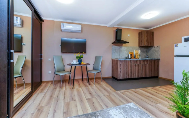 1 Gosti-24 Na Krymskoy Apartment