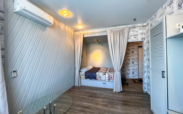 Апартаменты Квартира AlexHome РП Свердловский Молодежная 2