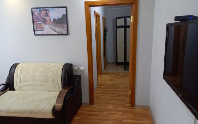 Zvyozdnoye Trio Flat