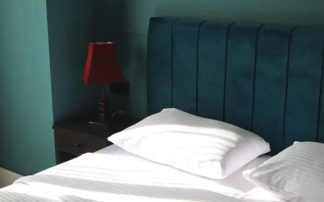 Route Hotel