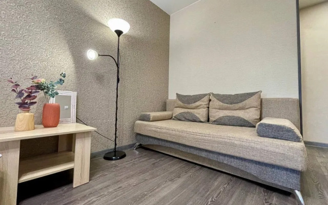Na Ul. Ostrovskogo 75 Flat