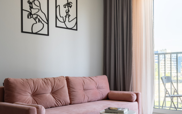 Ryadom s rekoy Okhta Apartments