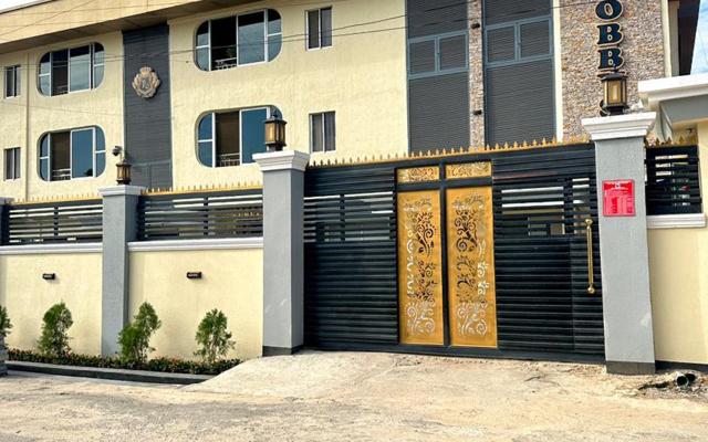 Отель Tobby Royal Suites