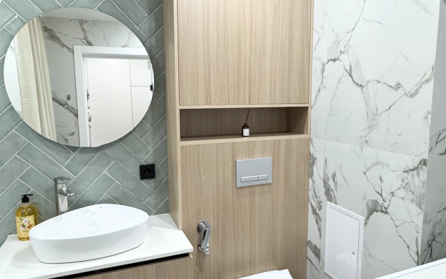 Na Sofyi Perovskoy 22 Flat