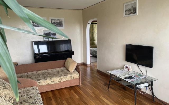 Апартаменты На Старо-Прегольской Набережной 14