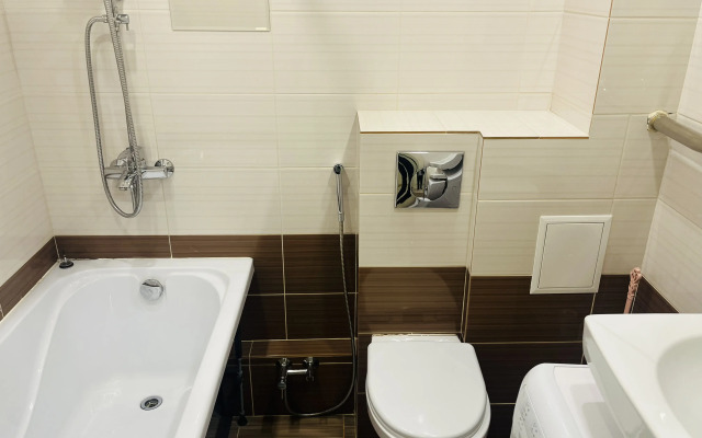 Na Verkhnyaya Naberezhnaya 161/13 Flat