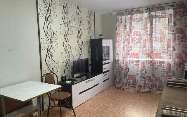 Roskoshnye S Balkonom Na Starateley 15 Apartments