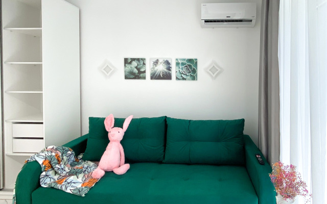 Апартаменты-студия 30 кв.м. с двуспальным диваном и балконом, 4 этаж