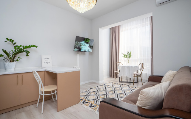 Yevrodvushka S Potryasayuschim Vidom Na Gory Flat