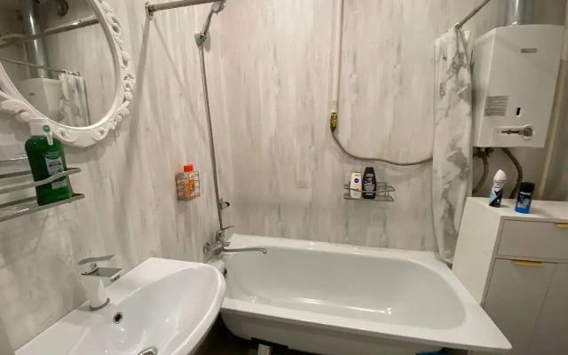 Shikarnaya Dvukhkomnatnaya V Tsentre 6 Spalnykh Flat